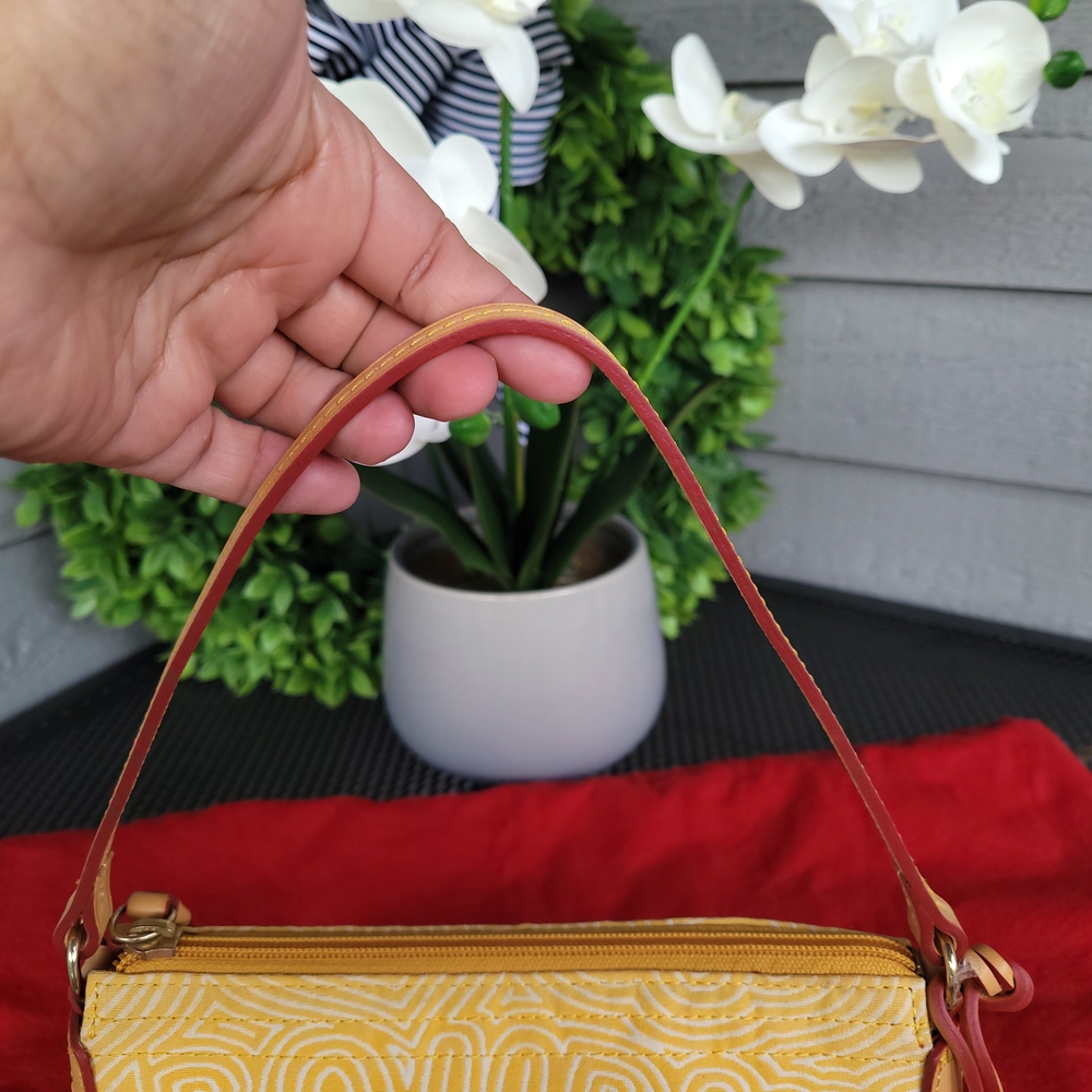 Dooney & Bourke Vintage Yellow Patterned Women's Bag - Picture 6 of 11